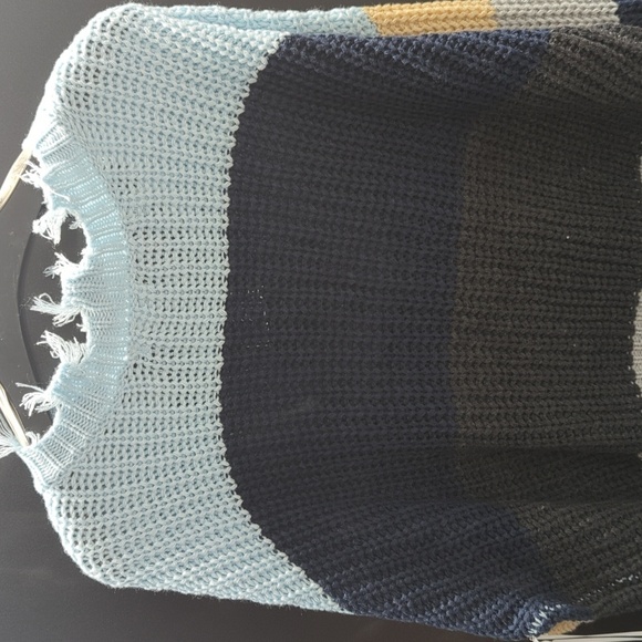On The Road Distressed Blue Color Block Sweater w Fringe NWT Size M/L - Picture 14 of 15
